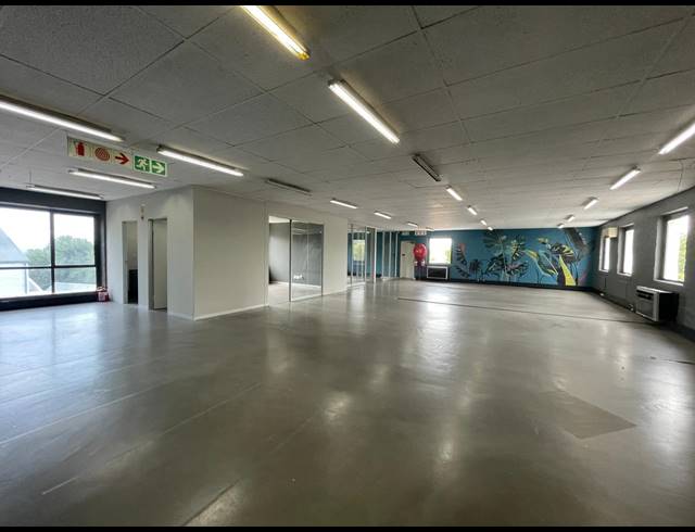 2,859M² OFFICE TO LET IN BRYANSTON
